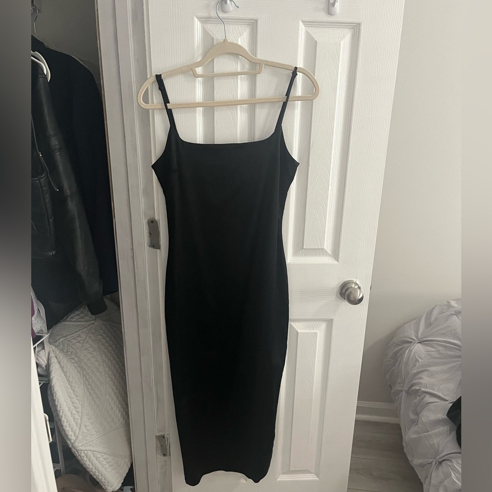 NWT Abercrombie Wedding Guest Dress, midi satin dress with slit on leg. Medium